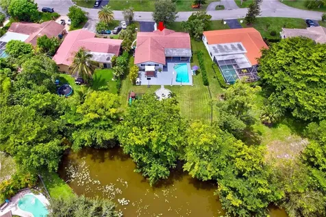 11031 Glenwood Drive Coral Springs FL 33065