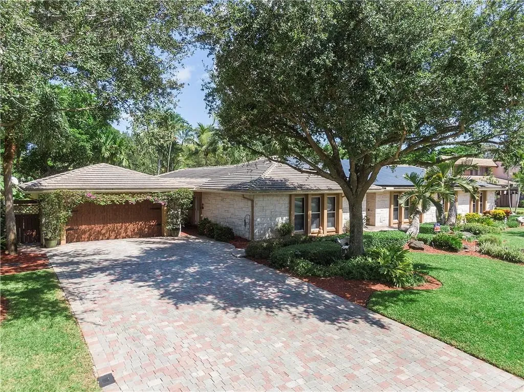 1511 NW 92nd Way Coral Springs FL 33071