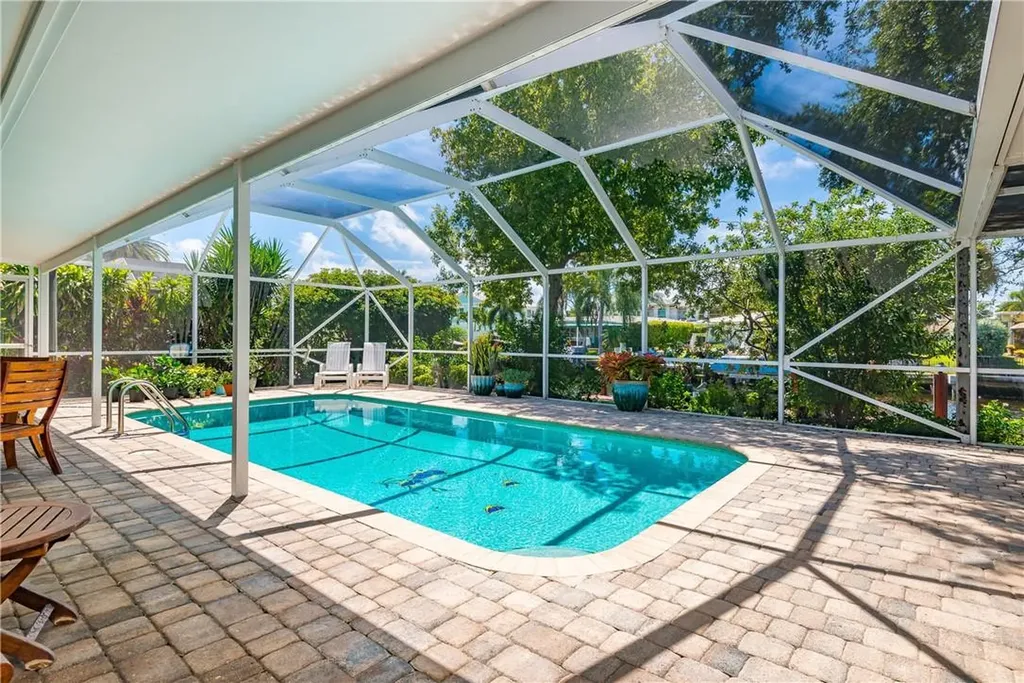 290 SE 9th Street Pompano Beach FL 33060