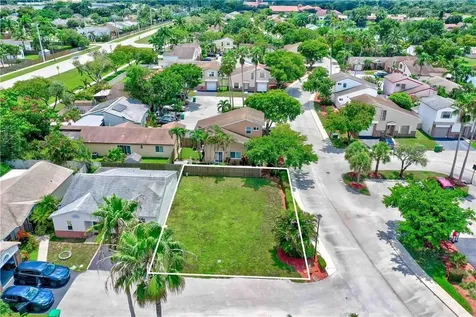 834 Cumberland Terrace Davie FL 33325