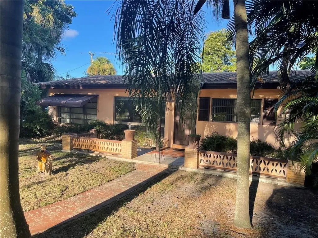 2617 NE 22nd Avenue Lighthouse Point FL 33064