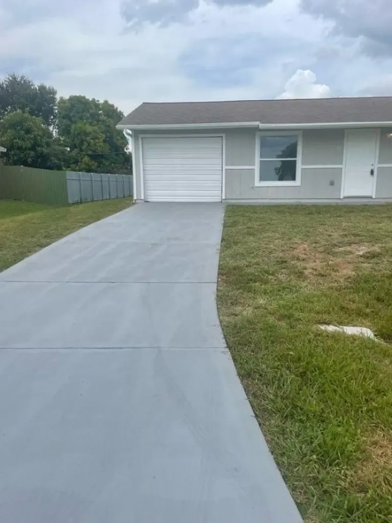 761 SW Swan Avenue Port St Lucie FL 34983