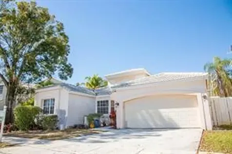 1058 SW 104th Way Pembroke Pines FL 33025