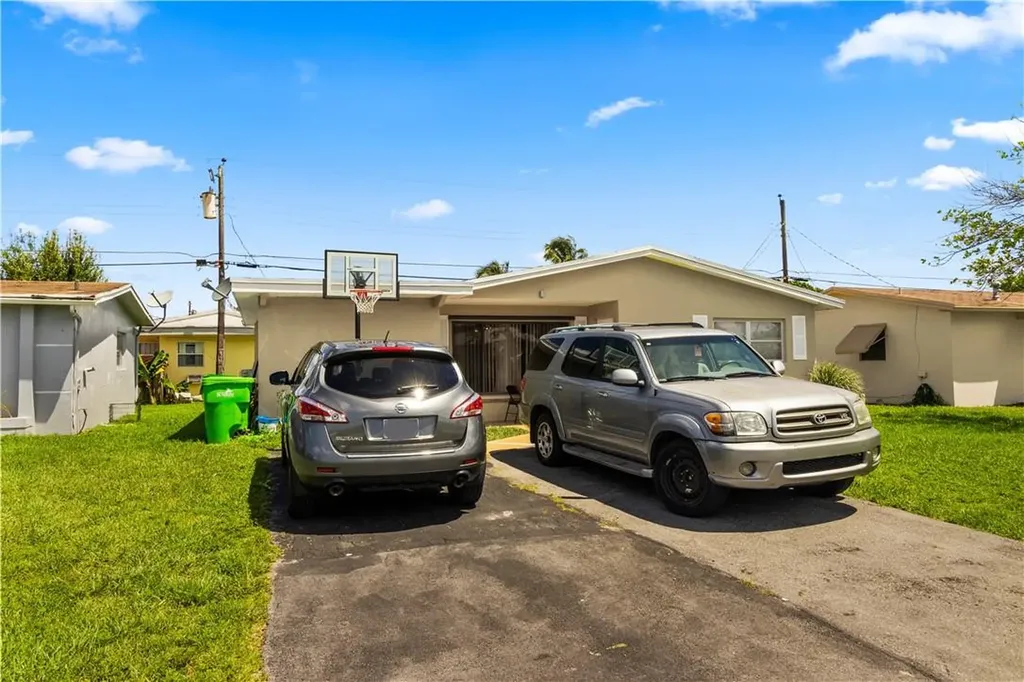 6869 NW 26th Street Sunrise FL 33313