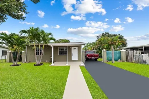 4320 SW 26th Street West Park FL 33023