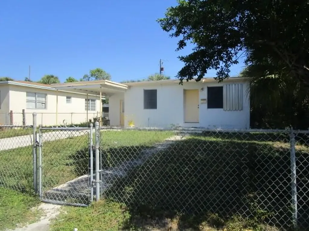1208 W 32nd Street Riviera Beach FL 33404