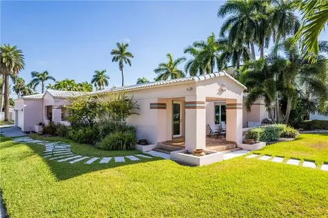 749 N Southlake Drive Hollywood FL 33019