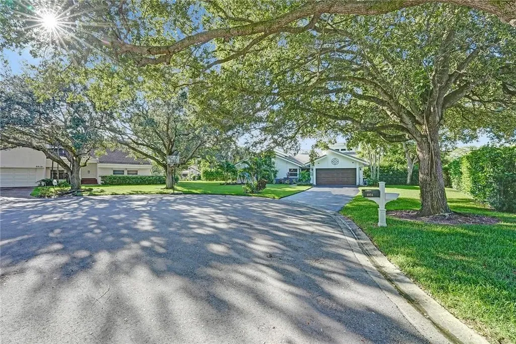 8924 NW 51st Place Coral Springs FL 33067