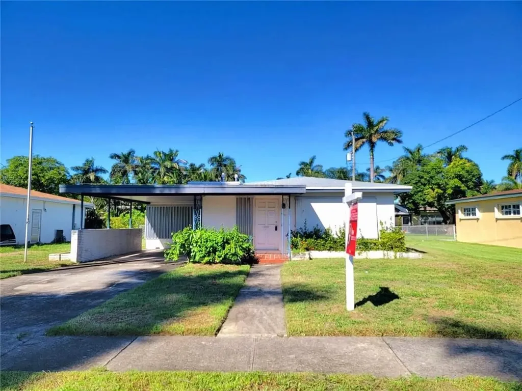 610 N 31st Court Hollywood FL 33021