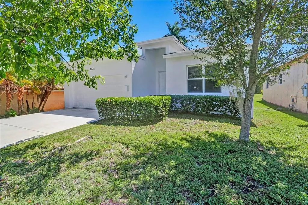 2916 Lincoln Street Hollywood FL 33020