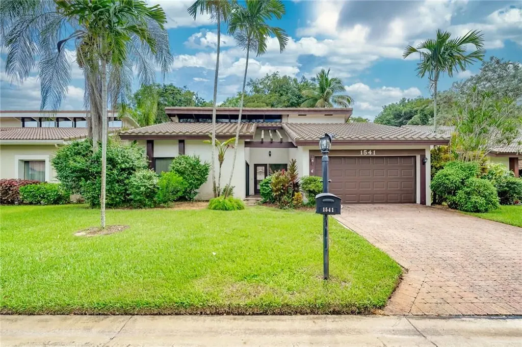 1541 Riverwood Lane Coral Springs FL 33071