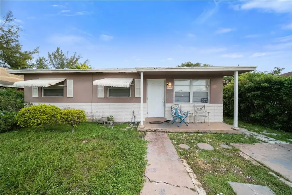 1509 W 10th Street Riviera Beach FL 33404
