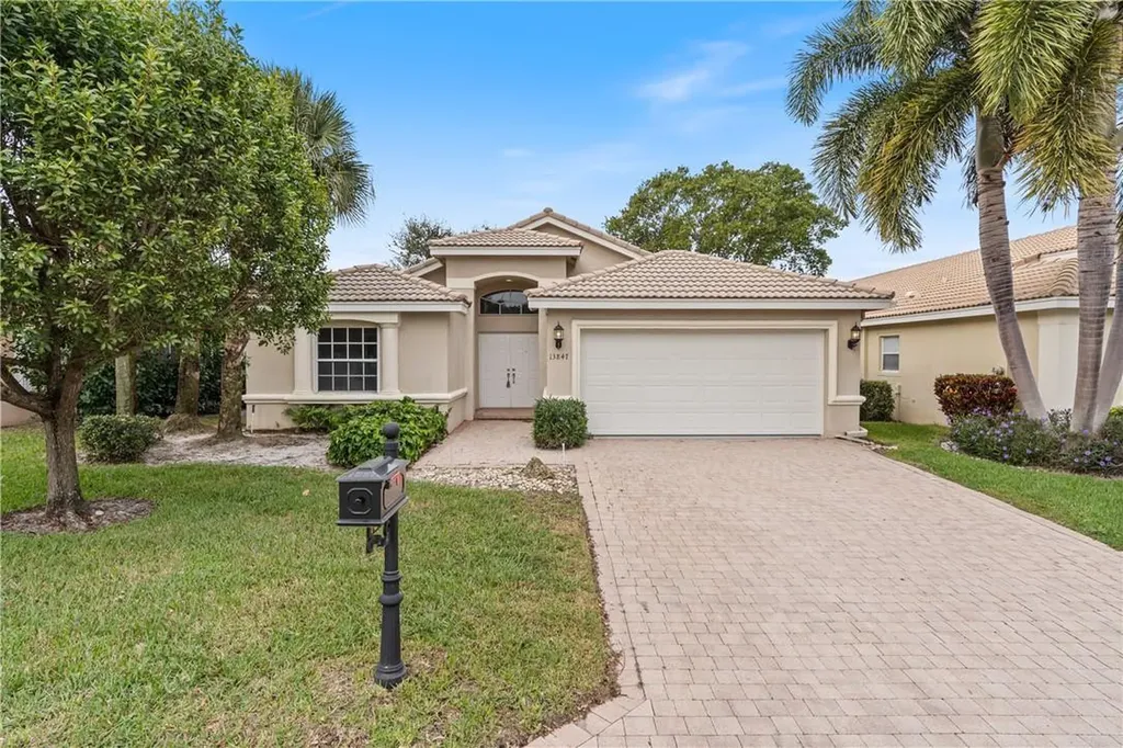 13847 Via Nadina Delray Beach FL 33446