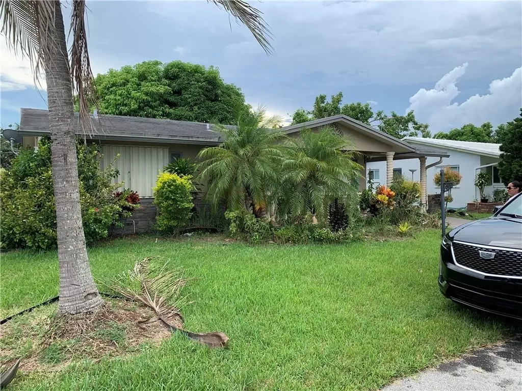 4902 NW 52nd Court Tamarac FL 33319