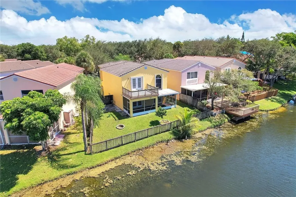 9871 Fairway Cove Lane Plantation FL 33324