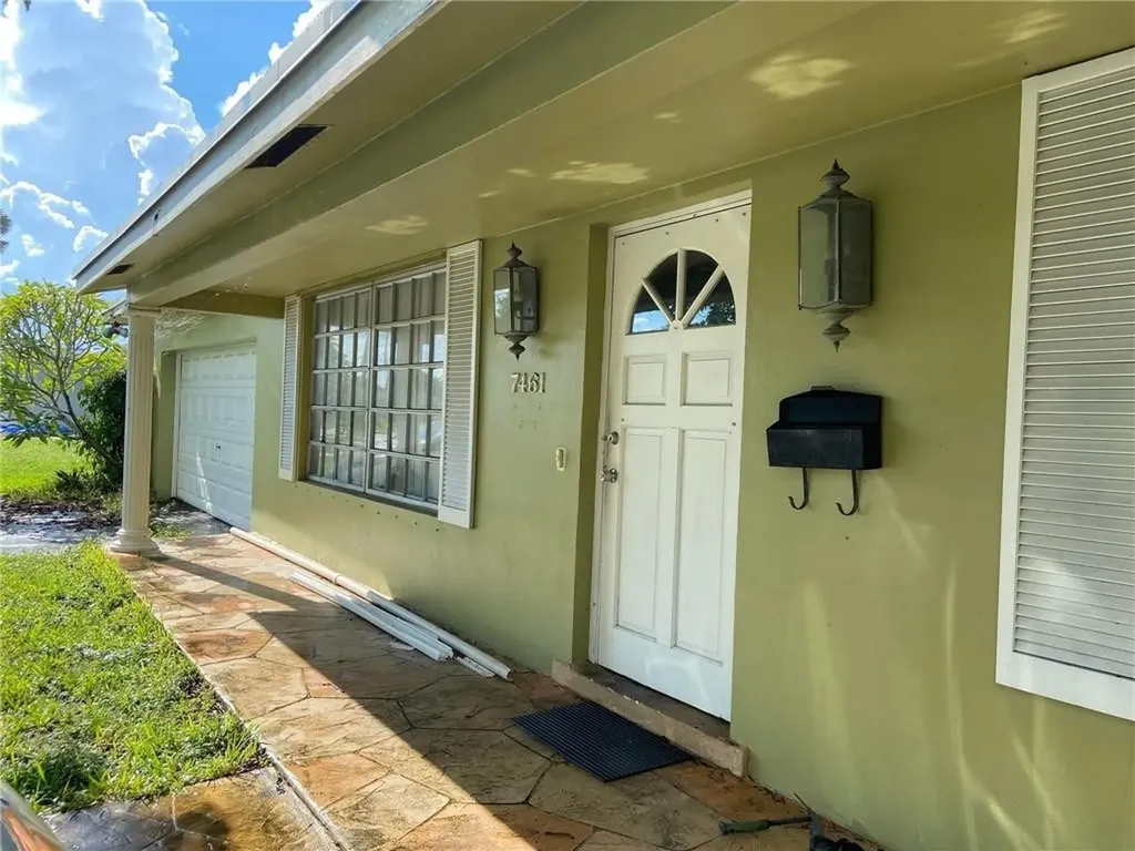 7461 NW 10th Court Plantation FL 33313