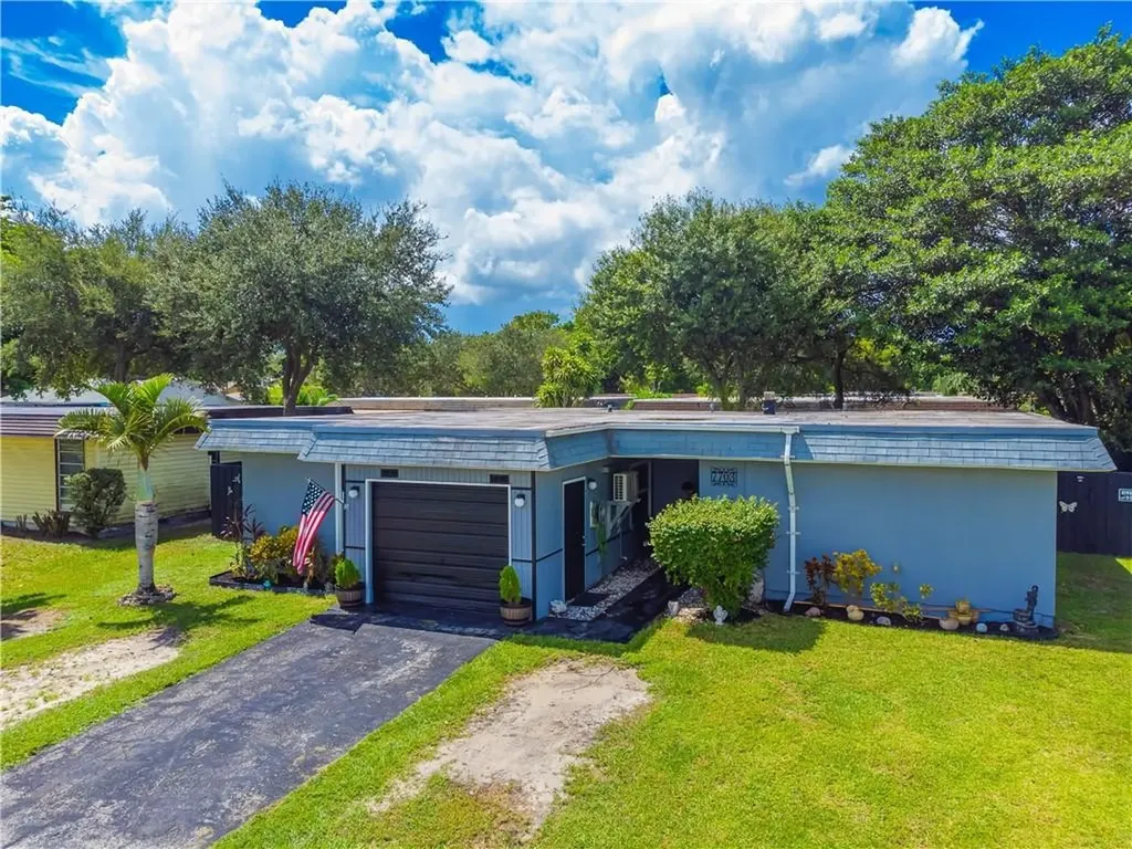 7703 NW 73rd Terrace Tamarac FL 33321
