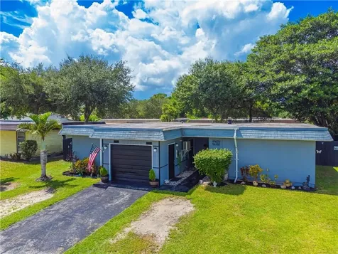 7703 NW 73rd Terrace Tamarac FL 33321