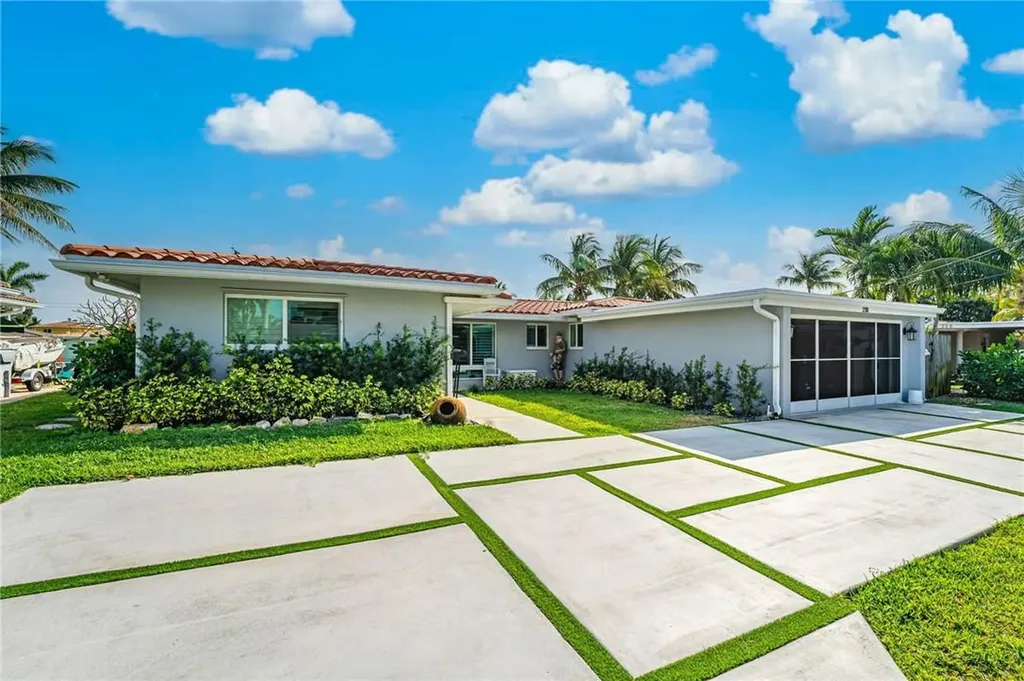 230 SE 11th Street Pompano Beach FL 33060