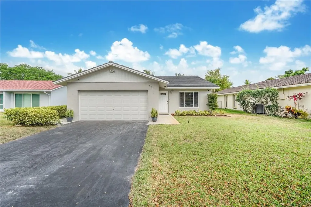 987 NW 87th Avenue Coral Springs FL 33071