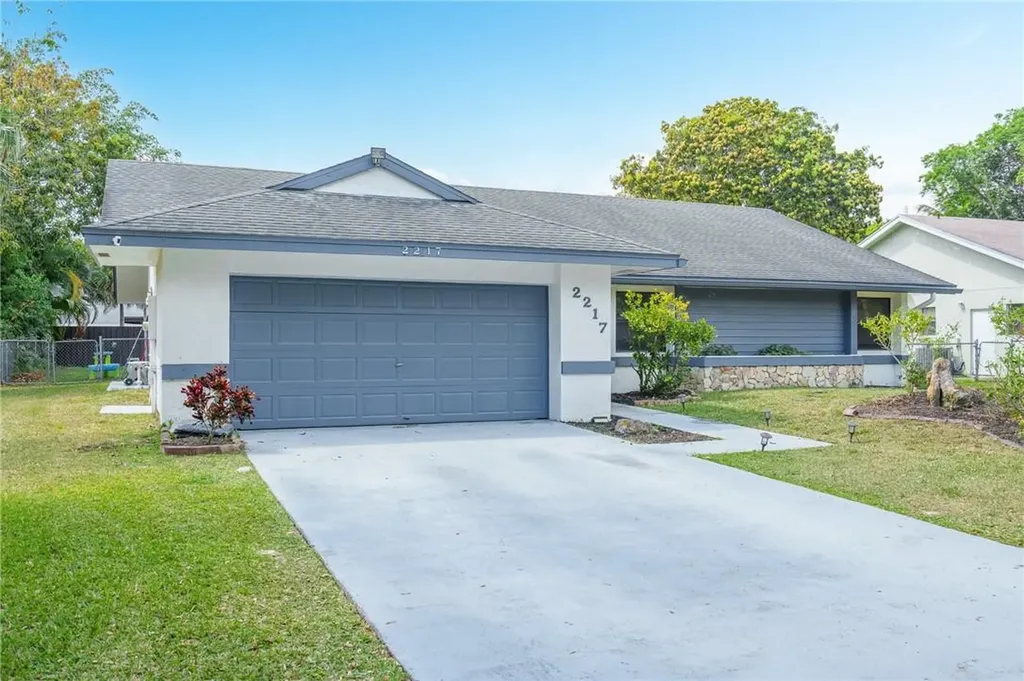 2217 NW 40th Avenue Coconut Creek FL 33066
