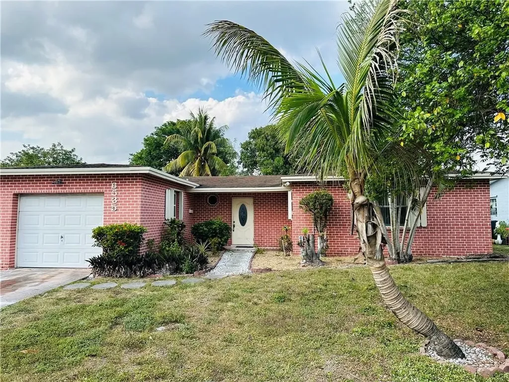 6535 SW 8th Place North Lauderdale FL 33068
