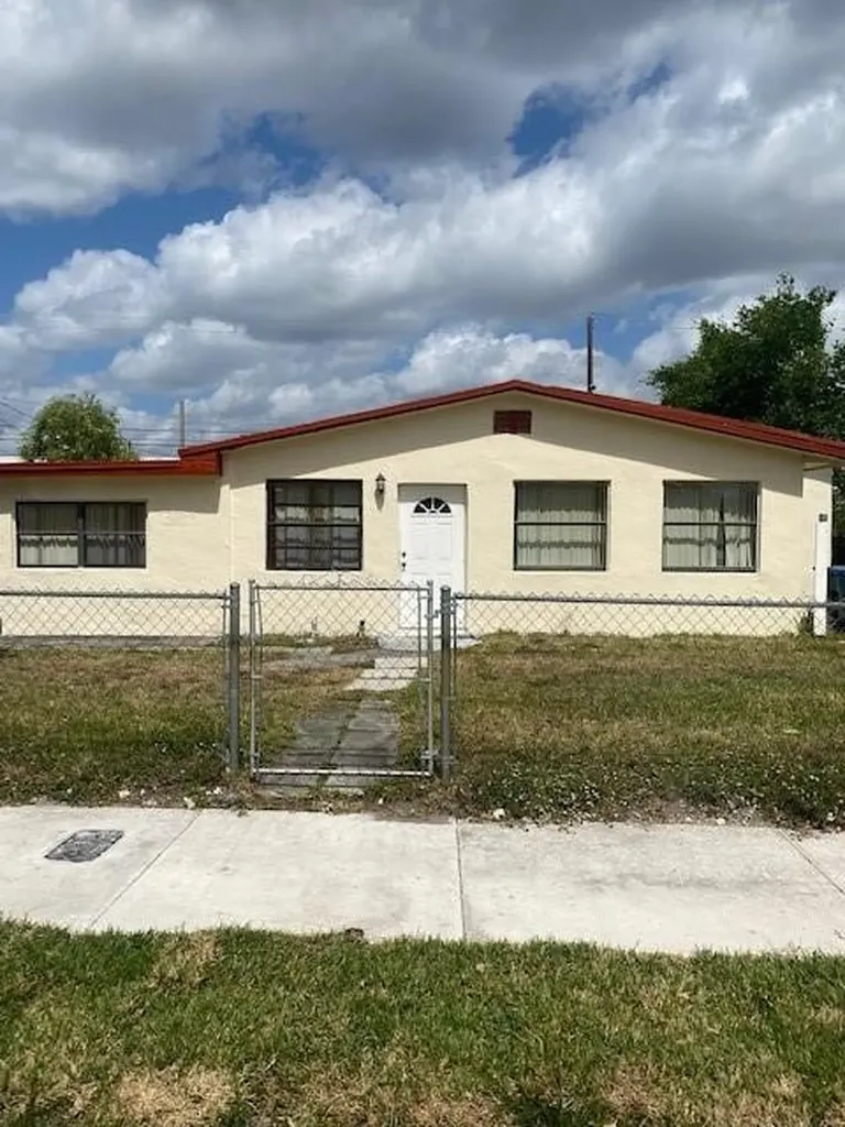 2031 NW 28th Street Oakland Park FL 33311