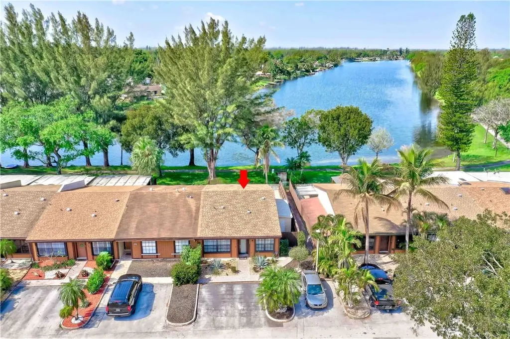 2250 Buttonwood Avenue Pembroke Pines FL 33026