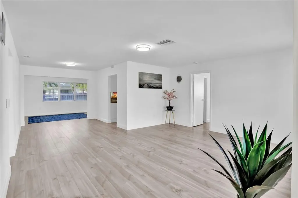 1180 NW 91st Avenue Pembroke Pines FL 33024