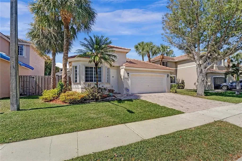 1928 NW 99th Avenue Pembroke Pines FL 33024