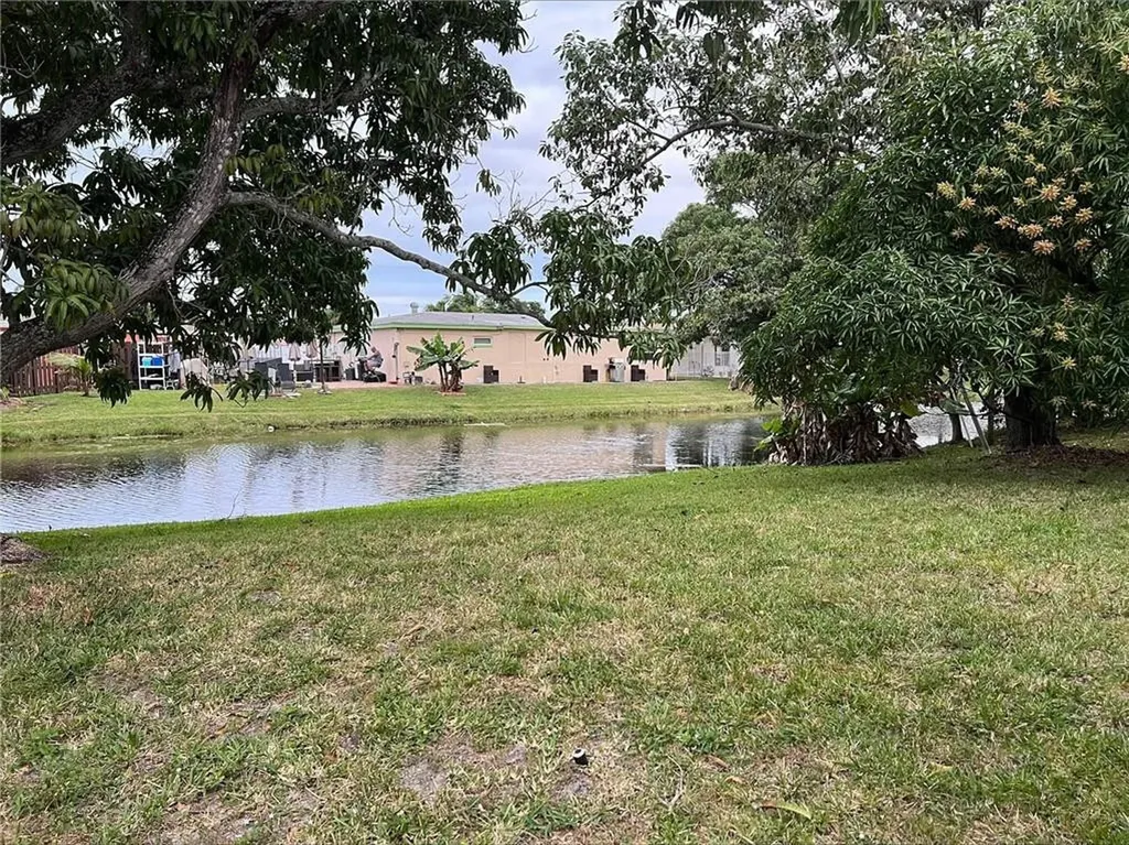 3961 NW 47th Avenue Lauderdale Lakes FL 33319