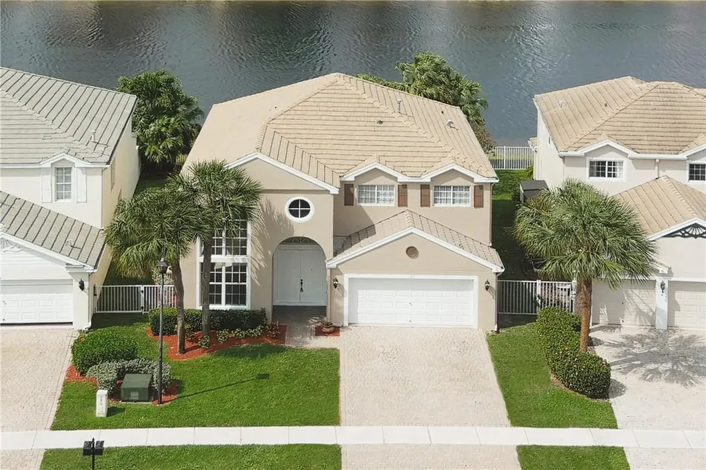 123 Kensington Way Royal Palm Beach FL 33414
