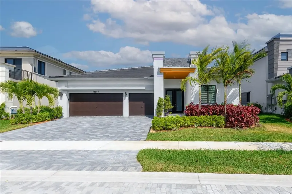 10663 N Lago Vista Circle Parkland FL 33076