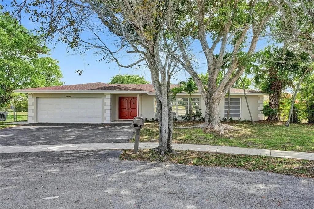 7004 NW 81st Place Tamarac FL 33321