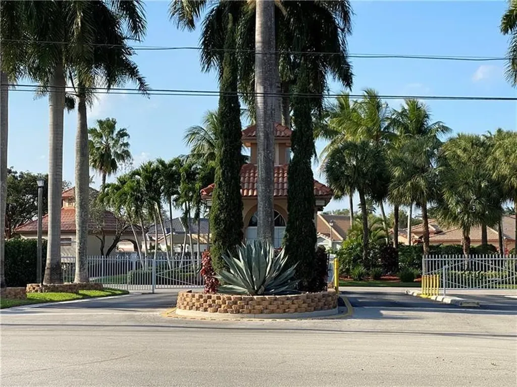 8753 NW 75th Court Tamarac FL 33321