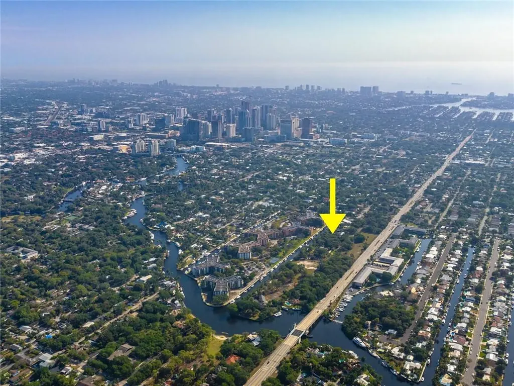 1131 Pina Del Rio Fort Lauderdale FL 33315