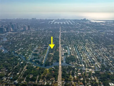 1131 Pina Del Rio Fort Lauderdale FL 33315