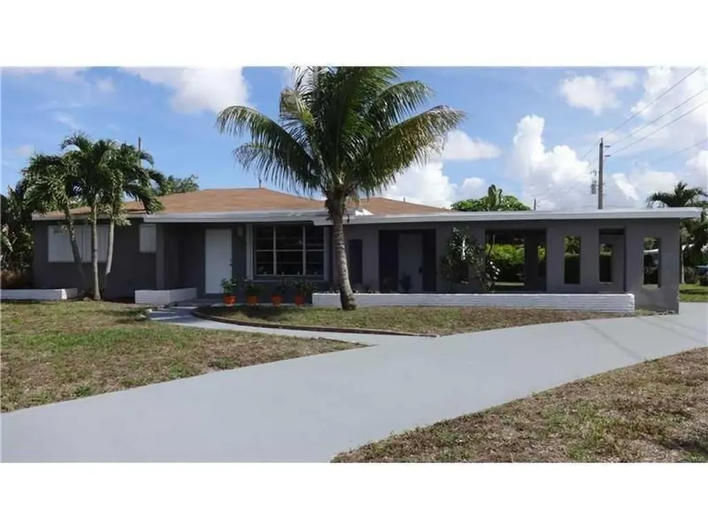 2224 Rodman Street Hollywood FL 33020