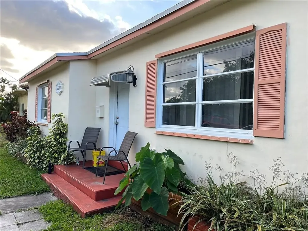2250 Arthur Street Hollywood FL 33020