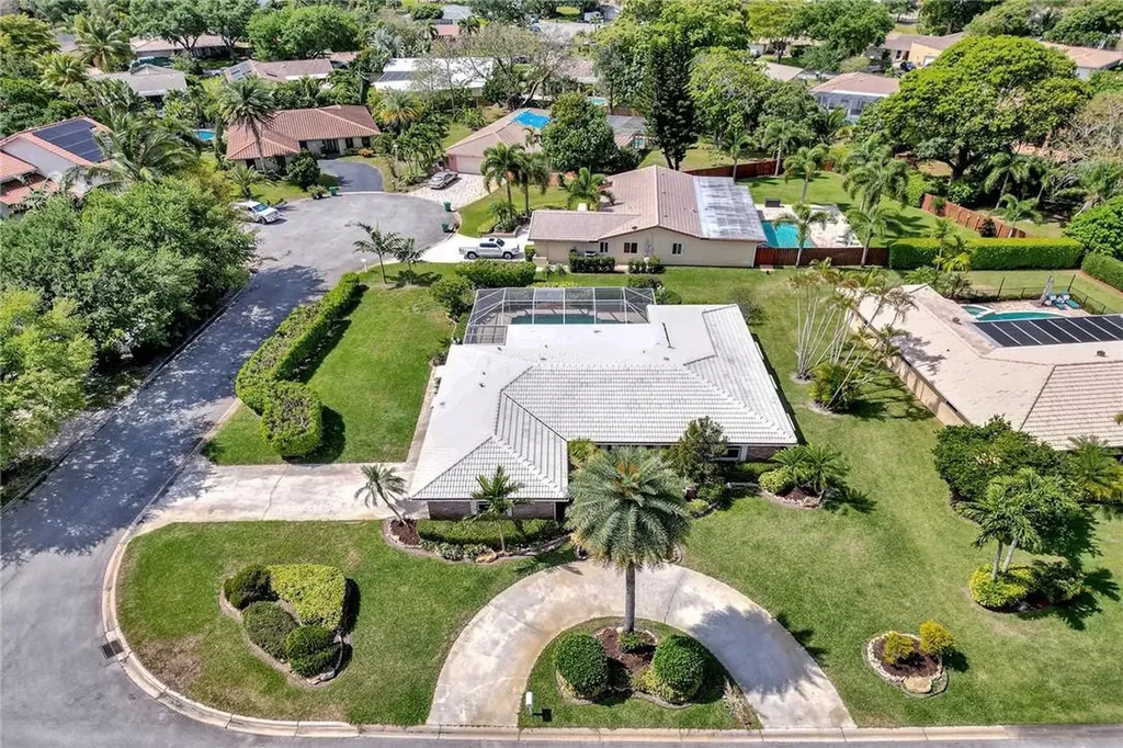 824 NW 84th Lane Coral Springs FL 33071