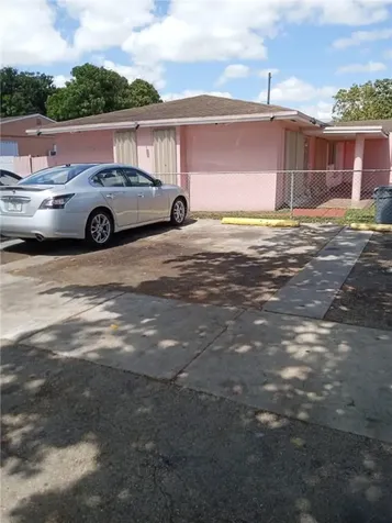 1021 W 30th Street Hialeah FL 33012