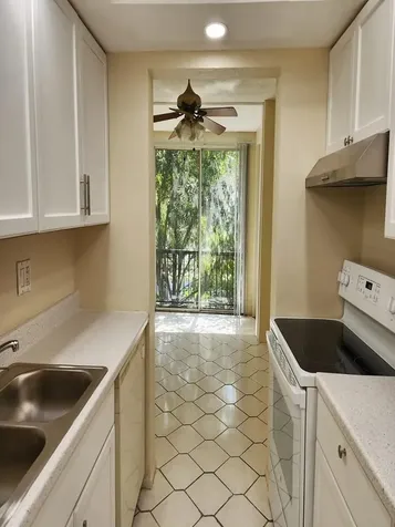 3660 Inverrary Drive Lauderhill FL 33319