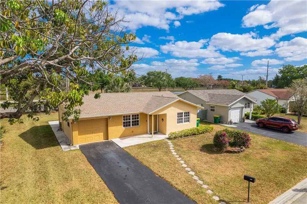 9211 NW 83rd Street Tamarac FL 33321