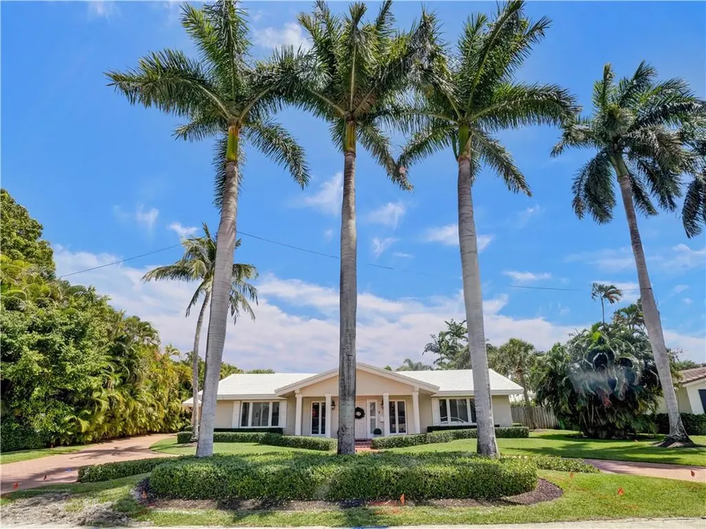 6 Saranac Road Sea Ranch Lakes FL 33308