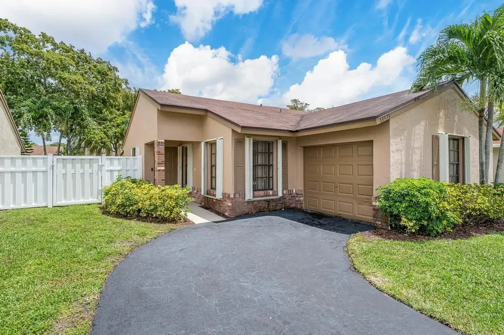 13971 Beechwood Court Davie FL 33325
