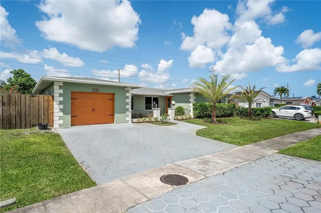 8521 NW 24th Court Pembroke Pines FL 33024