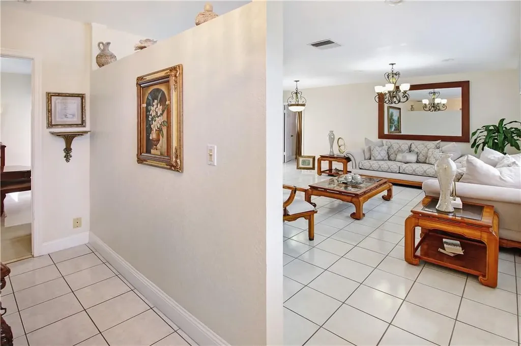 6707 Oakmont North Lauderdale FL 33068