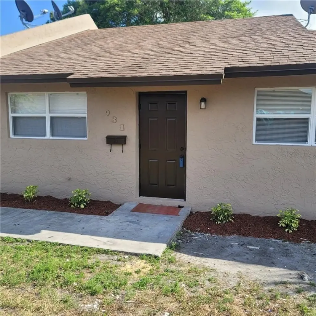 931 SW 76th Avenue North Lauderdale FL 33068