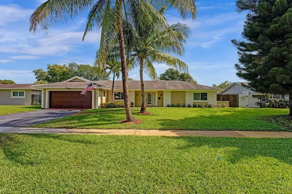 4811 NW 7th Drive Plantation FL 33317
