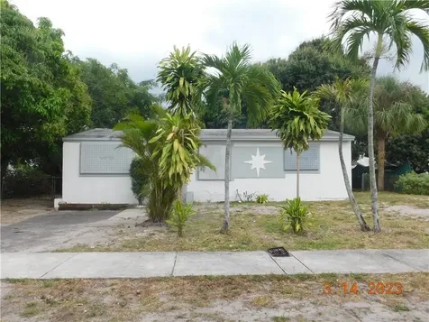 890 NW 34th Way Lauderhill FL 33311
